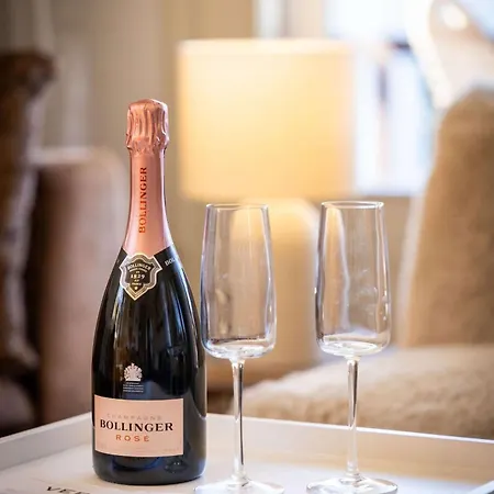 3br Pool Sauna Gym & Views