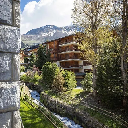 3br Pool Sauna Gym & Views * فيربير