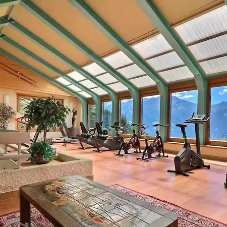 3br Pool Sauna Gym & Views شقة فيربير