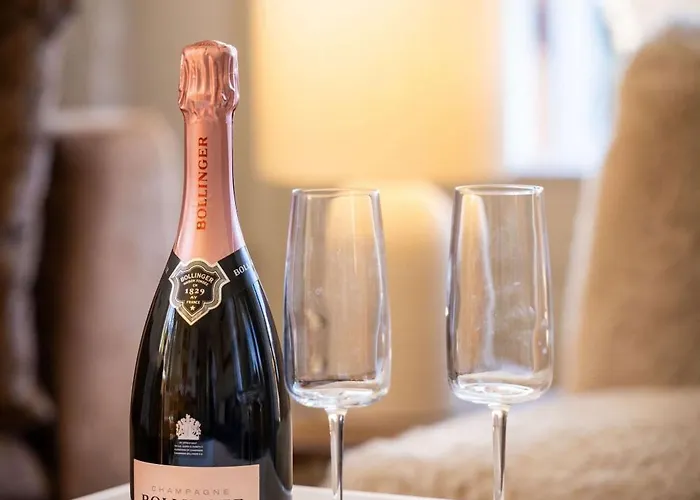 3br Pool Sauna Gym & Views