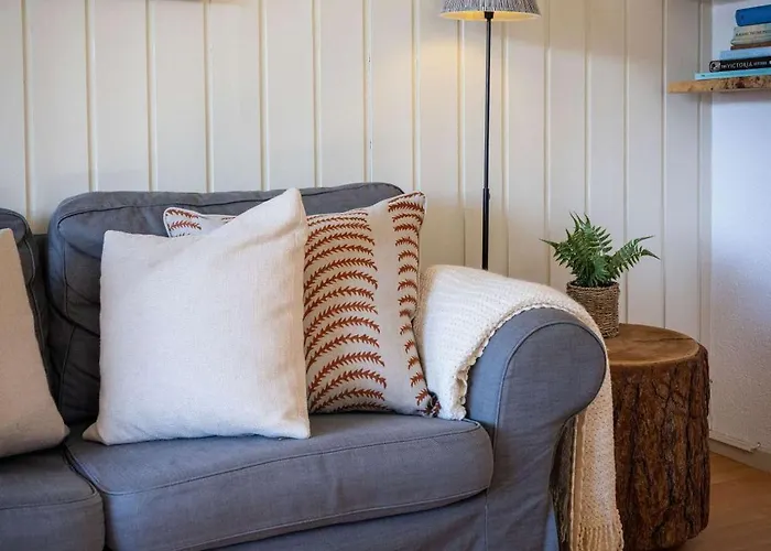 3br Pool Sauna Gym & Views *